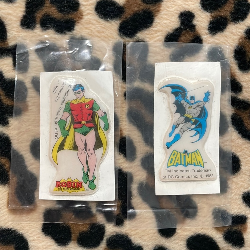 1982 BATMAN 🦇 Robin Vintage Puffy Sticker Rare DC Comics Collectible 80s Gotham